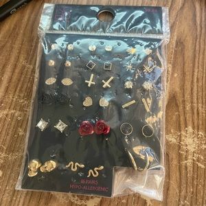 18 post earrings set